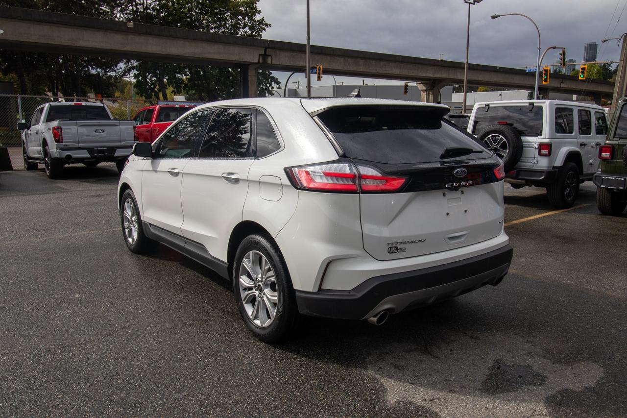 2023 Ford Edge Titanium AWD Photo5