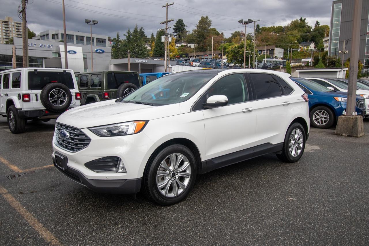 2023 Ford Edge Titanium AWD Photo5