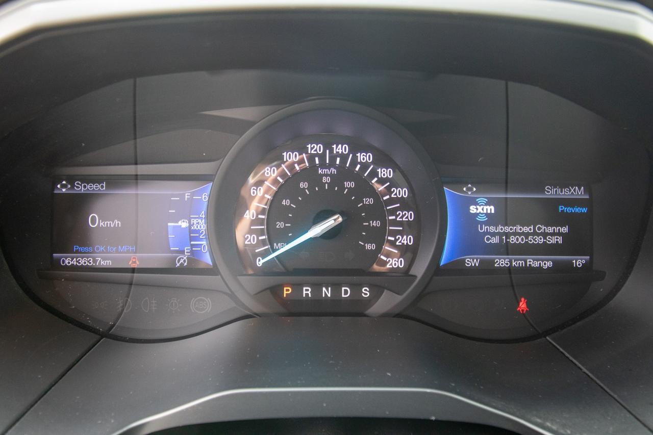 2023 Ford Edge Titanium AWD Photo5