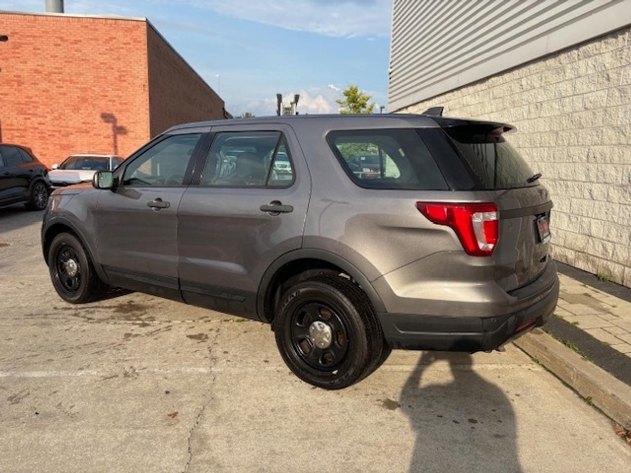2018 Ford Explorer AWD-BACK UP CAMERA-CENTER CONSOLE-FINANCE-CERTIFIED Photo