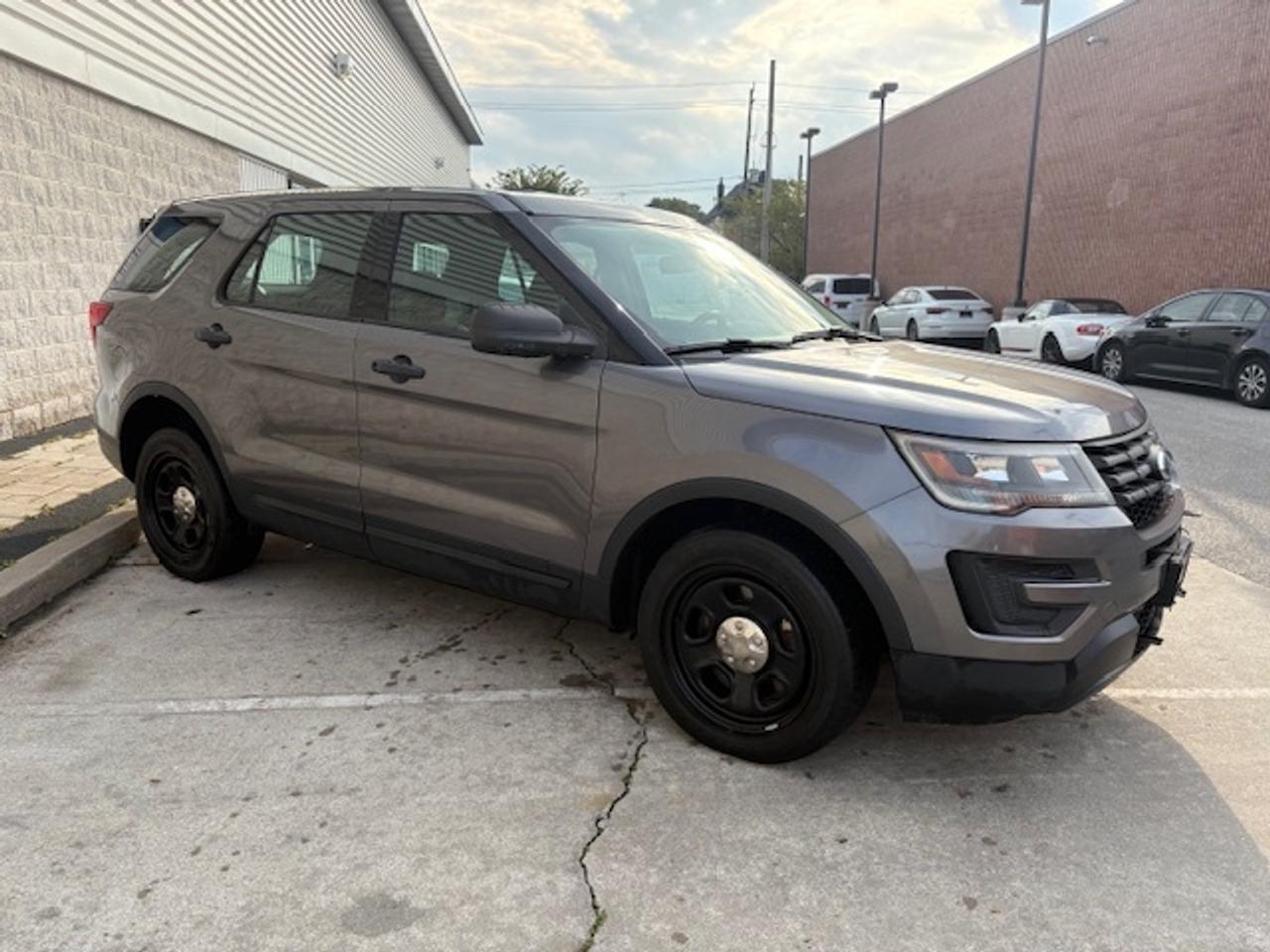 2018 Ford Explorer AWD-BACK UP CAMERA-CENTER CONSOLE-FINANCE-CERTIFIED Photo