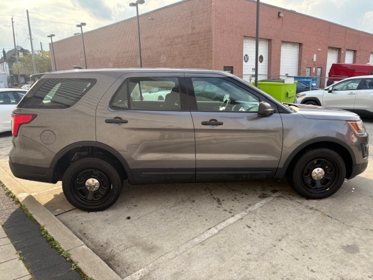2018 Ford Explorer AWD-BACK UP CAMERA-CENTER CONSOLE-FINANCE-CERTIFIED Photo