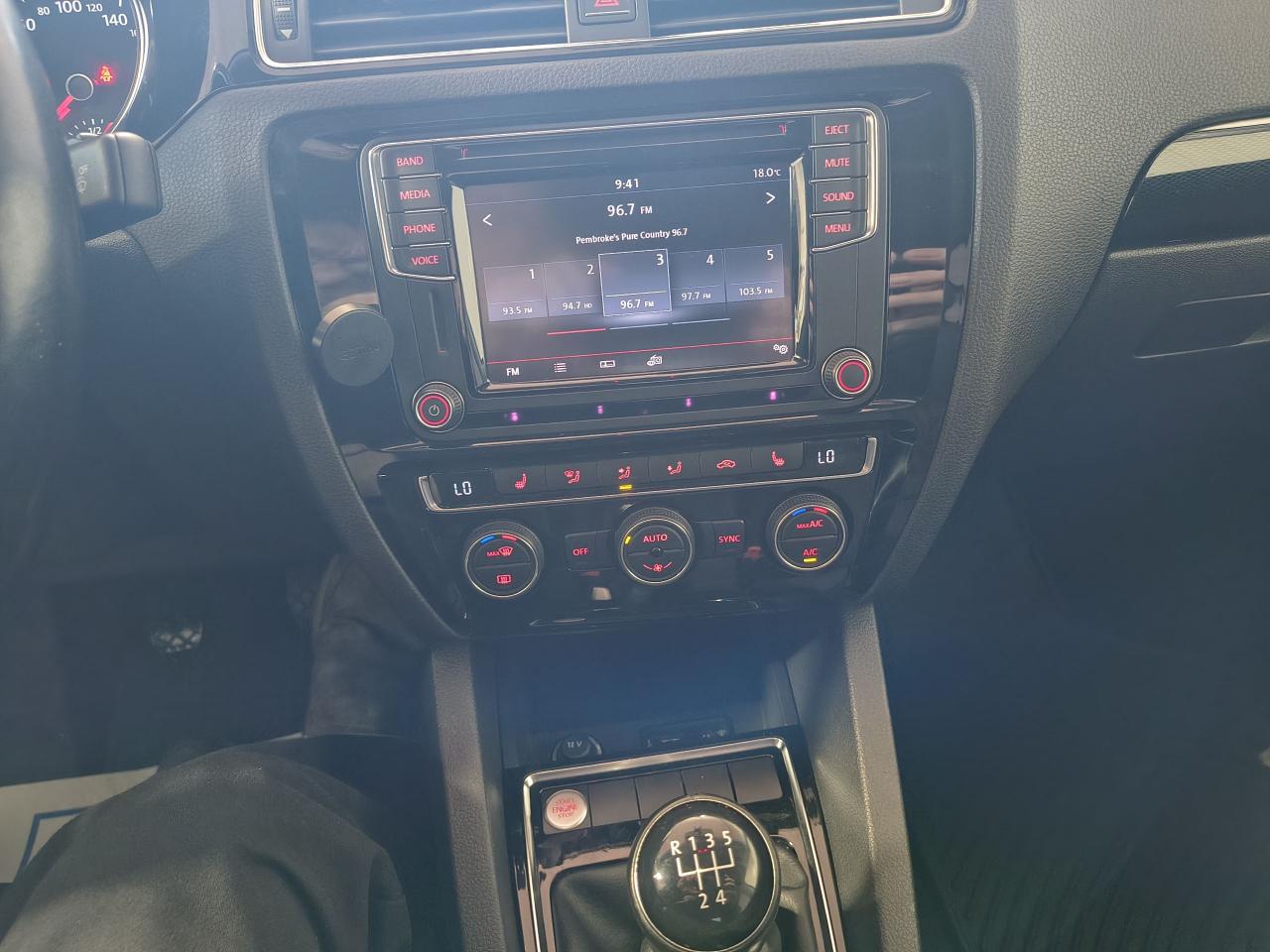 2017 Volkswagen Jetta Wolfsburg Edition Standard Photo0