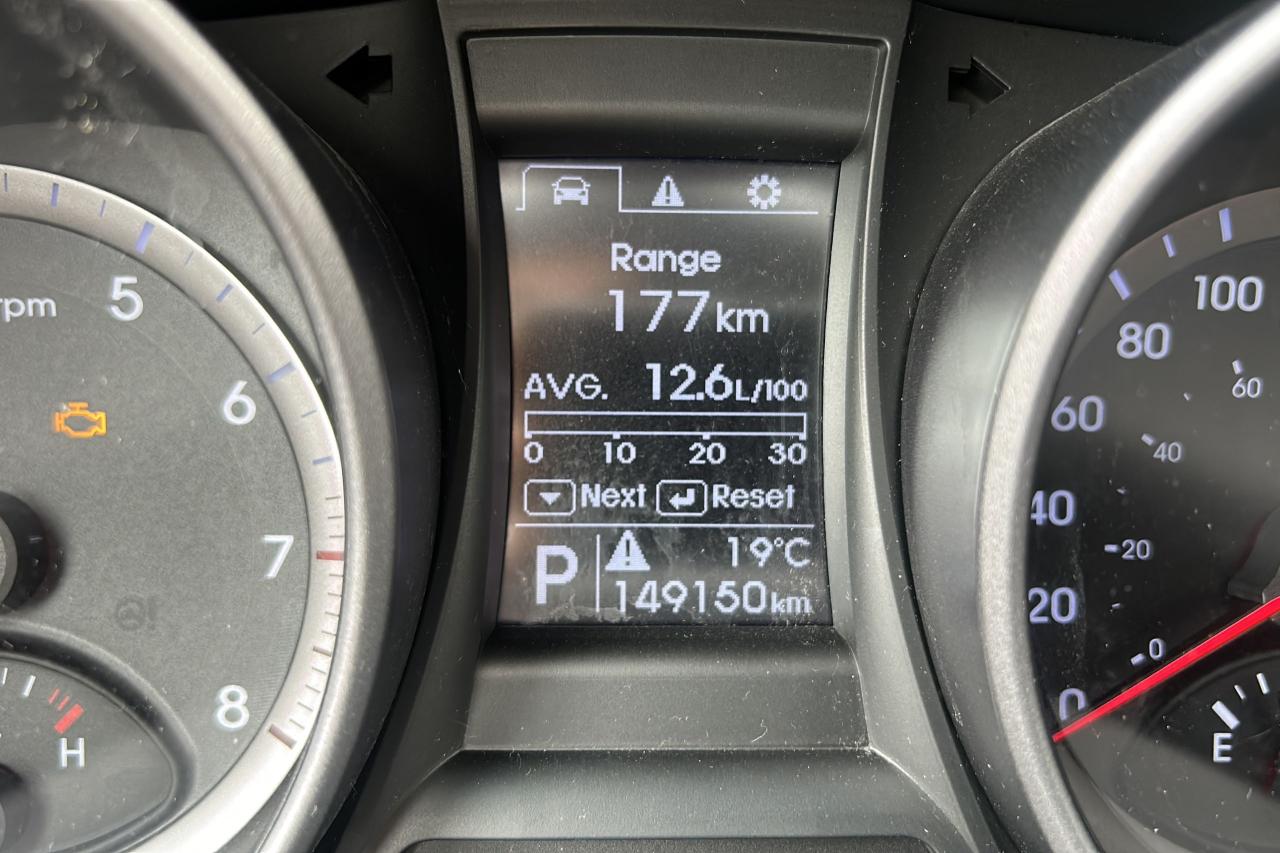 2013 Hyundai Santa Fe GL - Photo #10