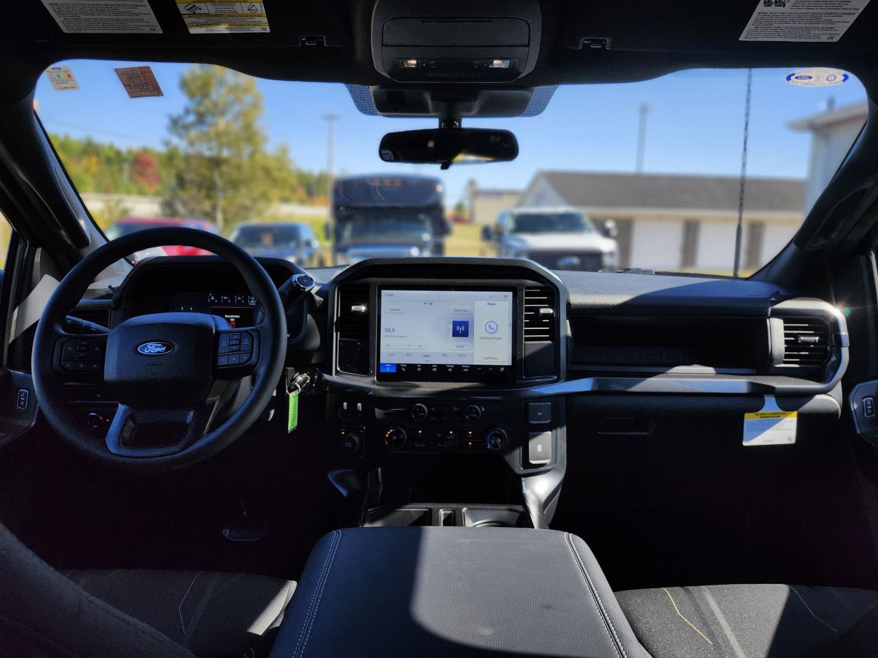 2025 Ford F-150 STX 4WD SuperCrew 5.5' Box Photo5