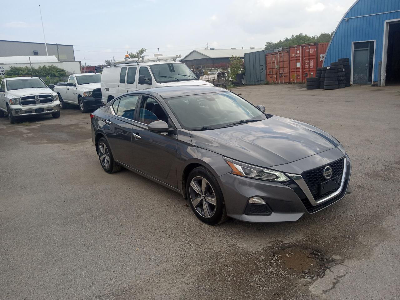 2021 Nissan Altima 2.5 SE - Photo #3