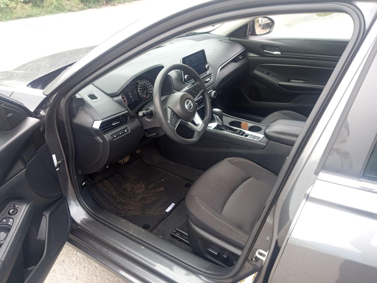 2021 Nissan Altima 2.5 SE - Photo #9