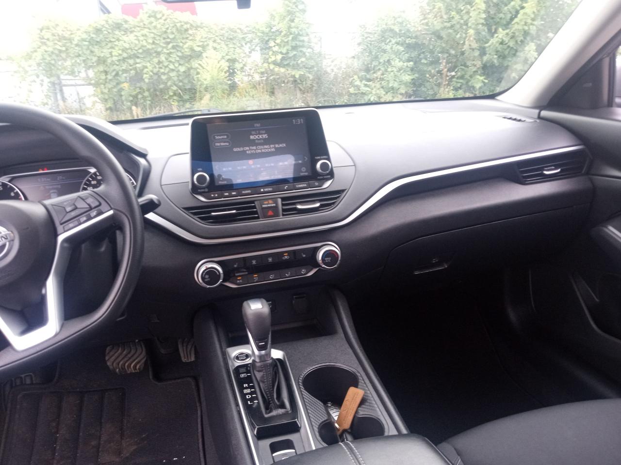 2021 Nissan Altima 2.5 SE - Photo #11