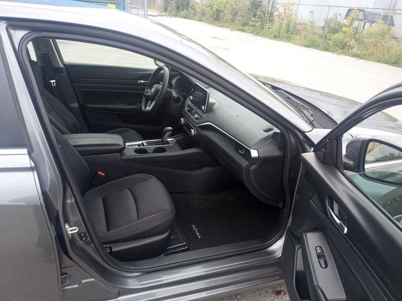 2021 Nissan Altima 2.5 SE - Photo #12