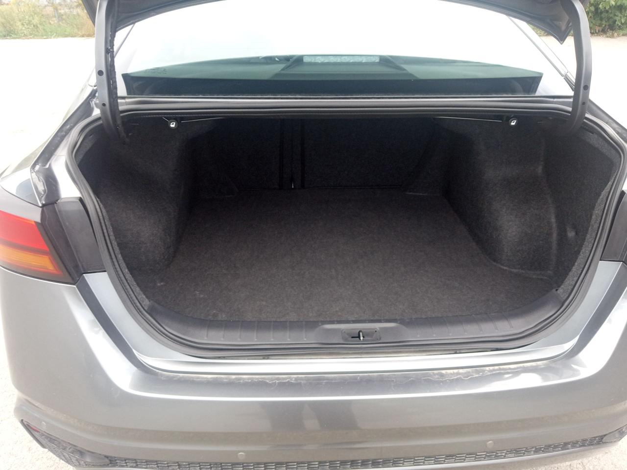 2021 Nissan Altima 2.5 SE - Photo #14