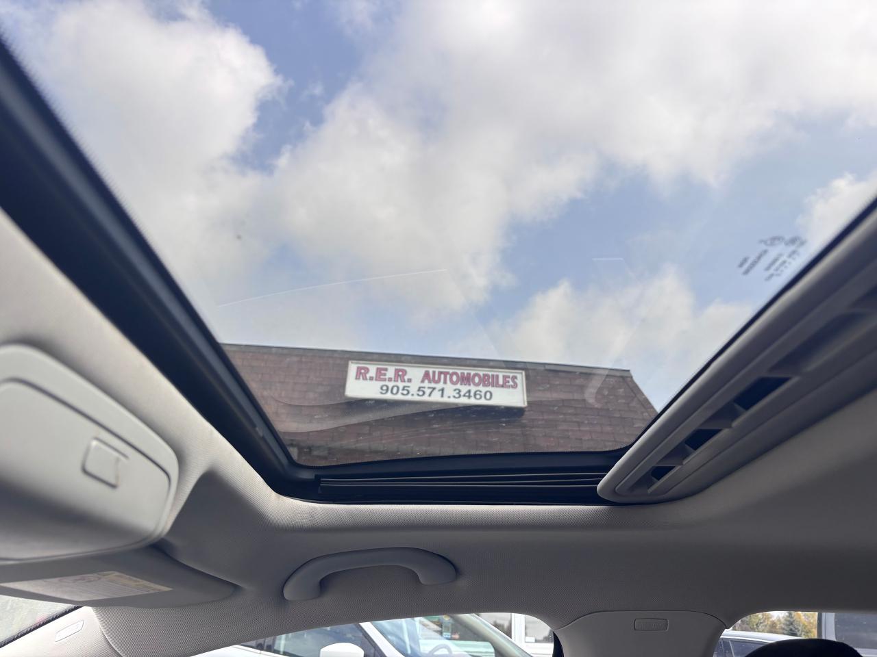 2012 Volkswagen Passat TDI LOW KMS RARE FIND! LOTS OF SERVICE! - Photo #27