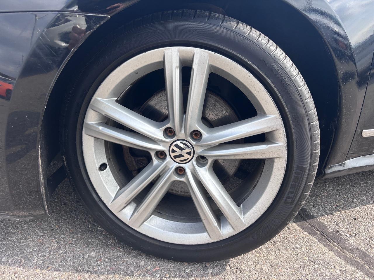 2012 Volkswagen Passat TDI LOW KMS RARE FIND! LOTS OF SERVICE! - Photo #2