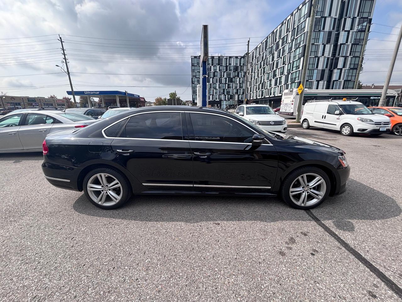 2012 Volkswagen Passat TDI LOW KMS RARE FIND! LOTS OF SERVICE! - Photo #6