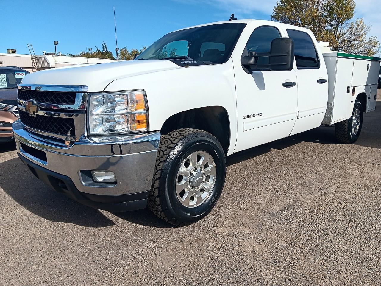 2012 Chevrolet Silverado 3500 LT, Crewcab 4x4, Remote Start, Tow Package, Work B - Photo #4
