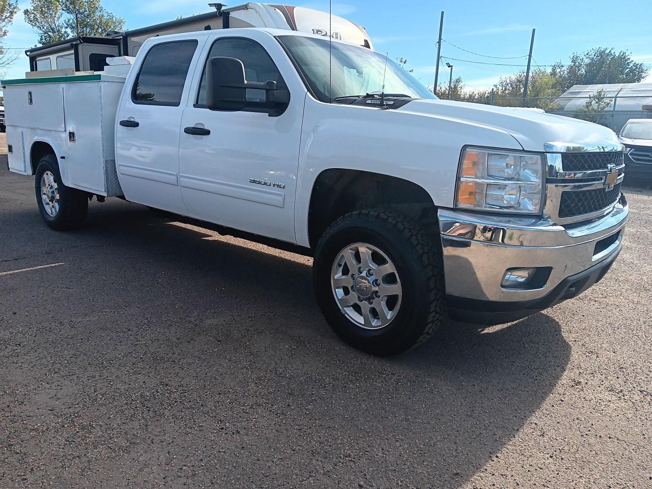 2012 Chevrolet Silverado 3500 LT, Crewcab 4x4, Remote Start, Tow Package, Work B - Photo #2