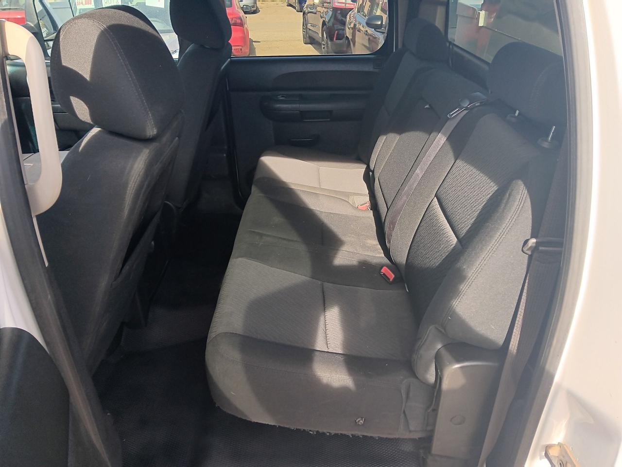 2012 Chevrolet Silverado 3500 LT, Crewcab 4x4, Remote Start, Tow Package, Work B - Photo #21