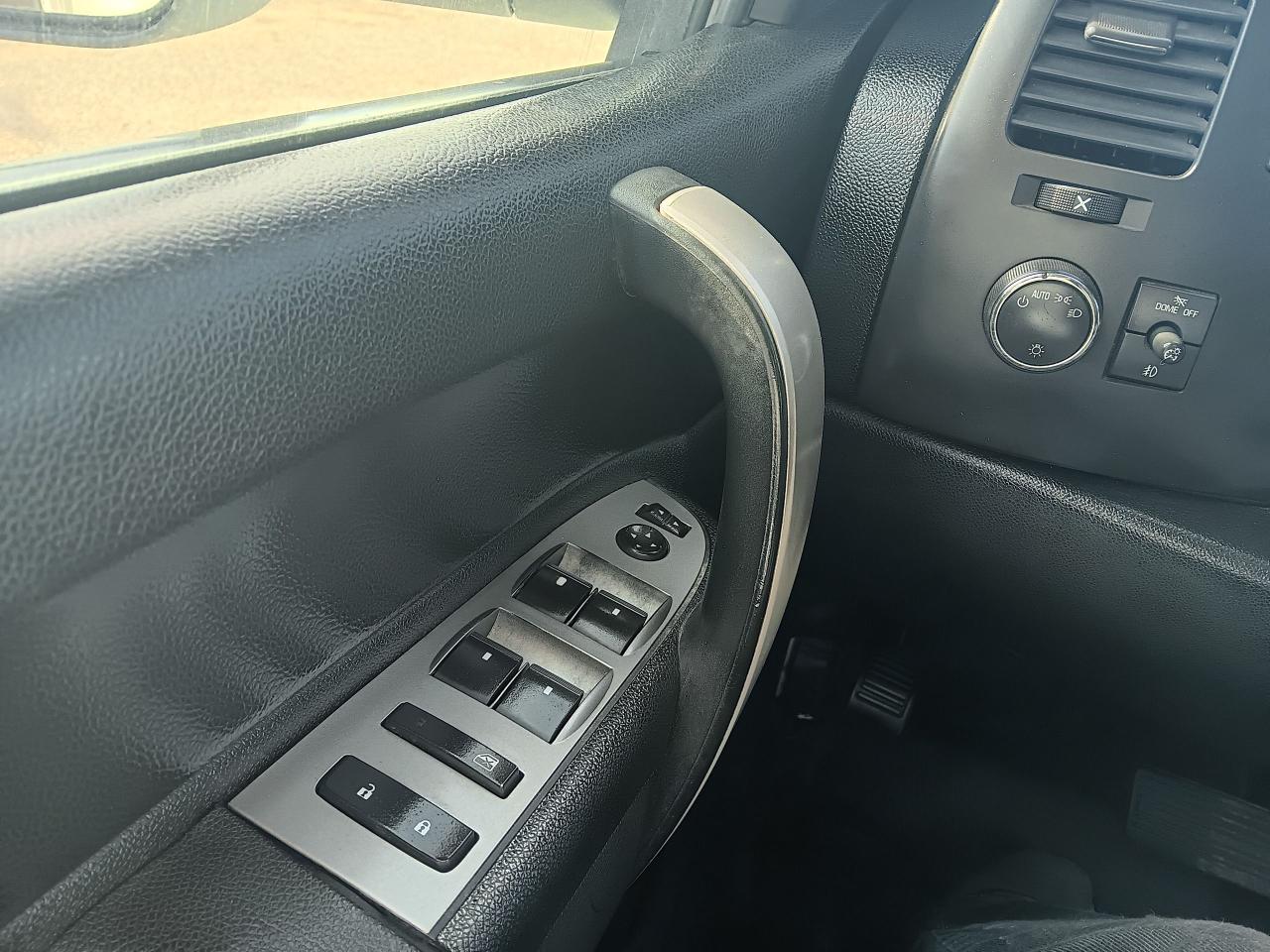 2012 Chevrolet Silverado 3500 LT, Crewcab 4x4, Remote Start, Tow Package, Work B - Photo #24