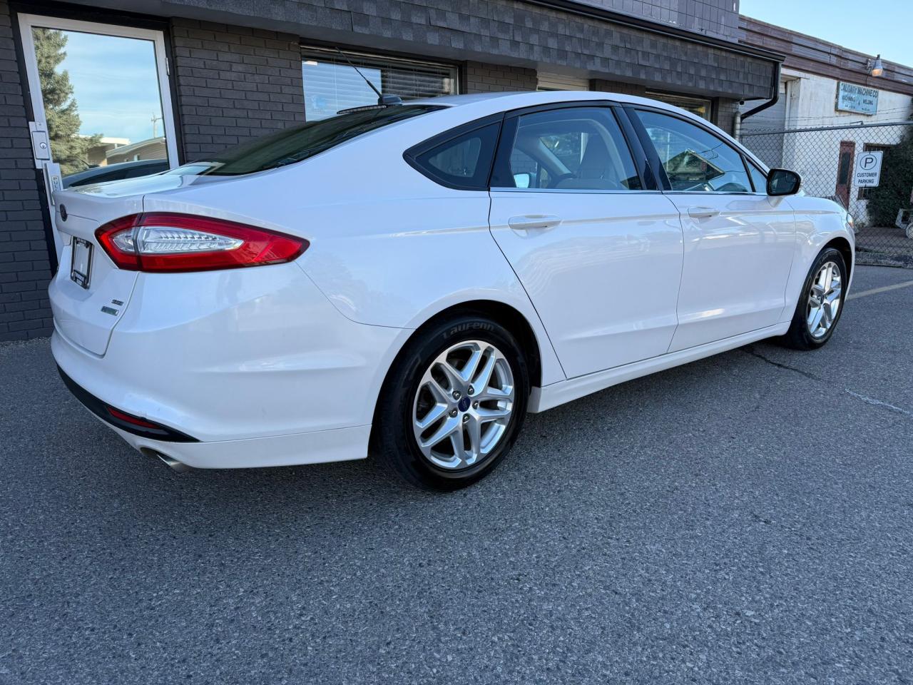 2013 Ford Fusion SE – Low KMs | 1.6L EcoBoost | OOP Inspected! - Photo #3