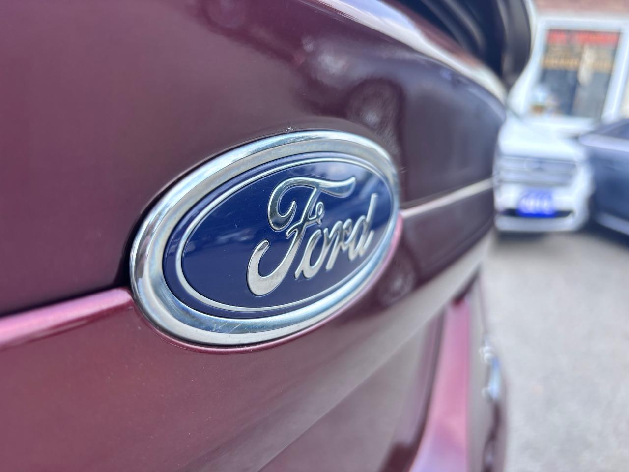 2016 Ford Fusion AWD LOW KMS! LOADED! - Photo #12