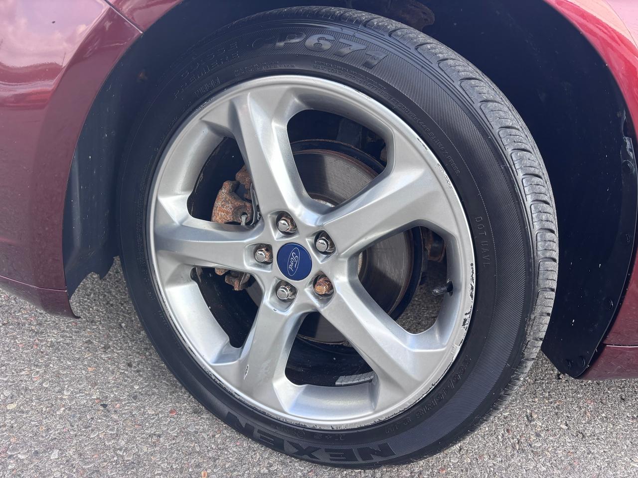2016 Ford Fusion AWD LOW KMS! LOADED! - Photo #2