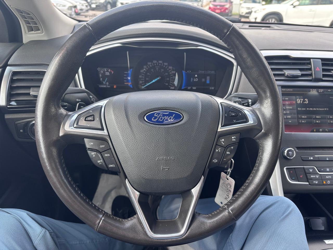 2016 Ford Fusion AWD LOW KMS! LOADED! - Photo #21