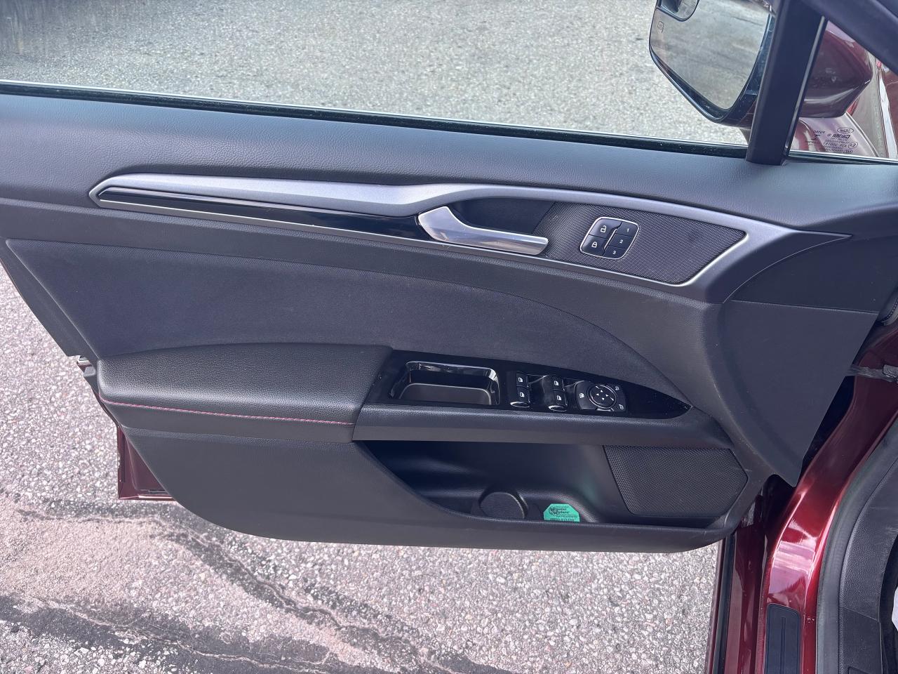 2016 Ford Fusion AWD LOW KMS! LOADED! - Photo #19