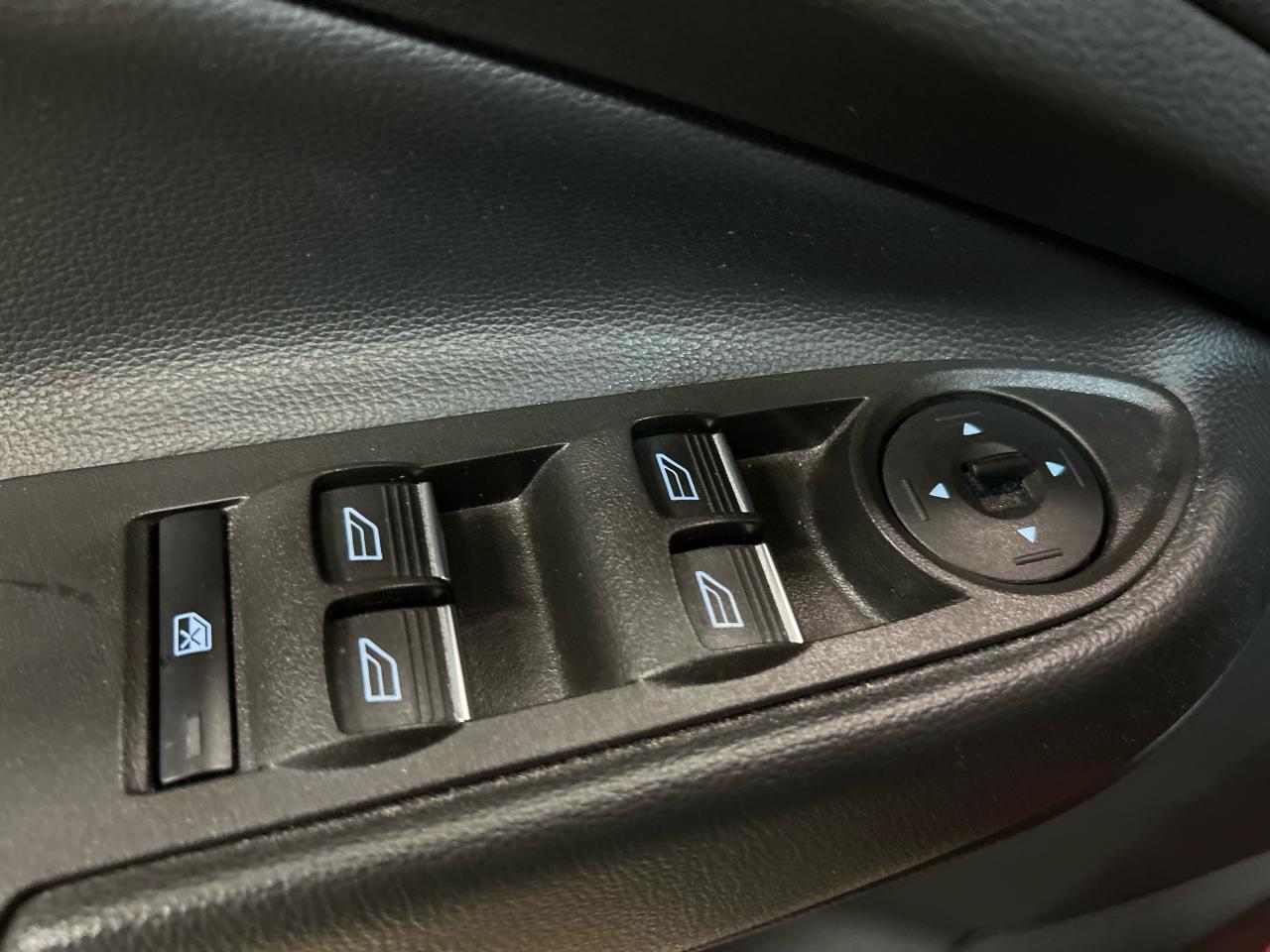 2019 Ford Escape SE - Photo #14