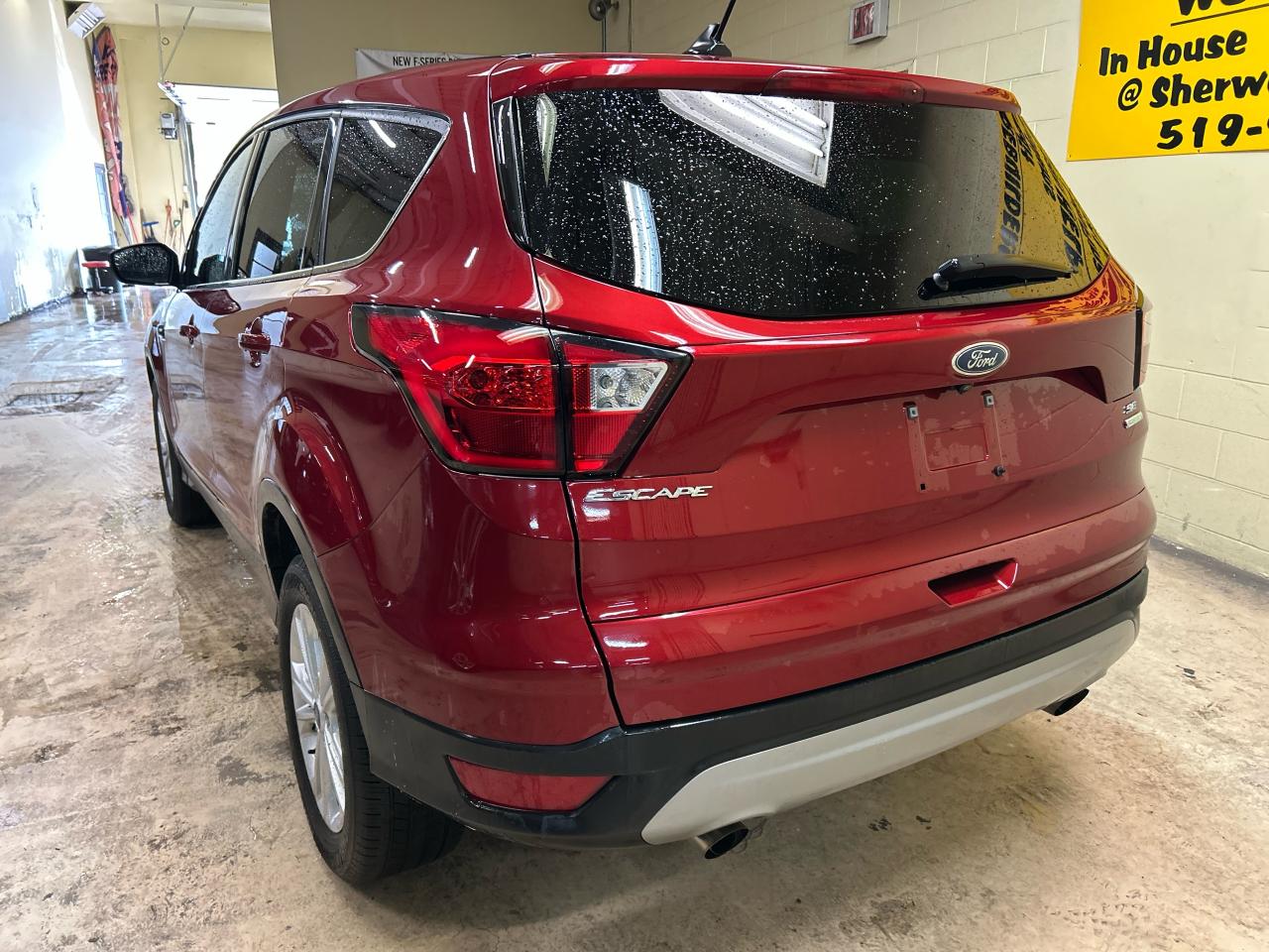 2019 Ford Escape SE Photo3
