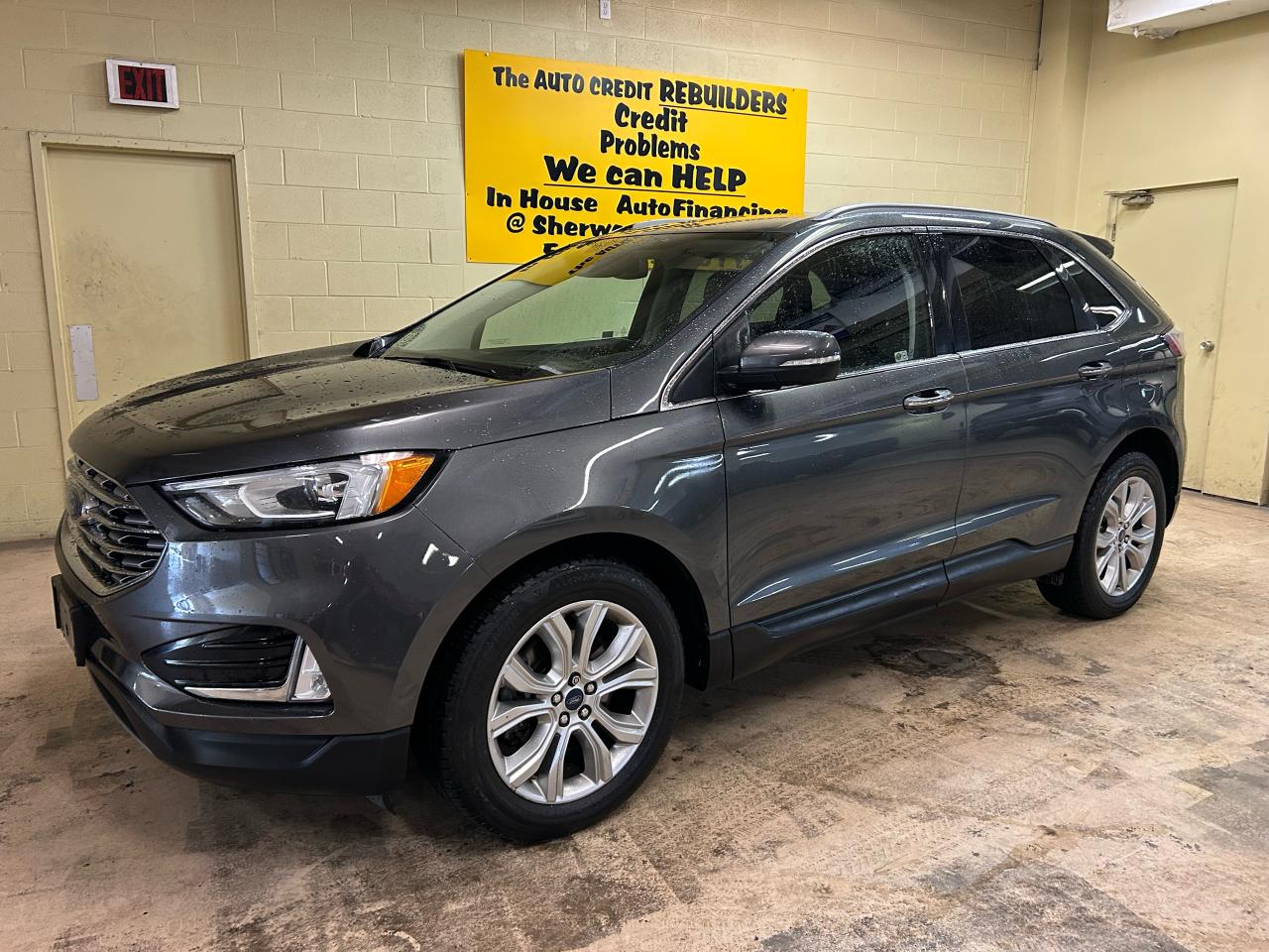 2020 Ford Edge Titanium - Photo #3