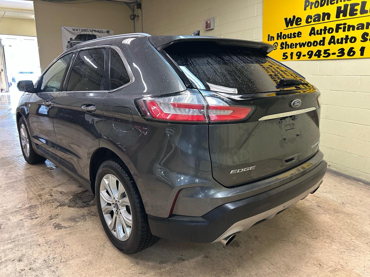2020 Ford Edge Titanium - Photo #4