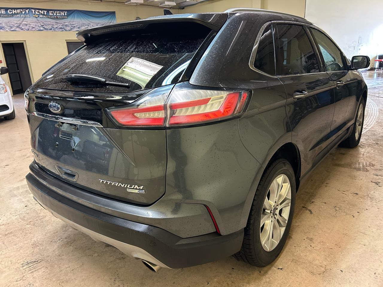 2020 Ford Edge Titanium - Photo #5