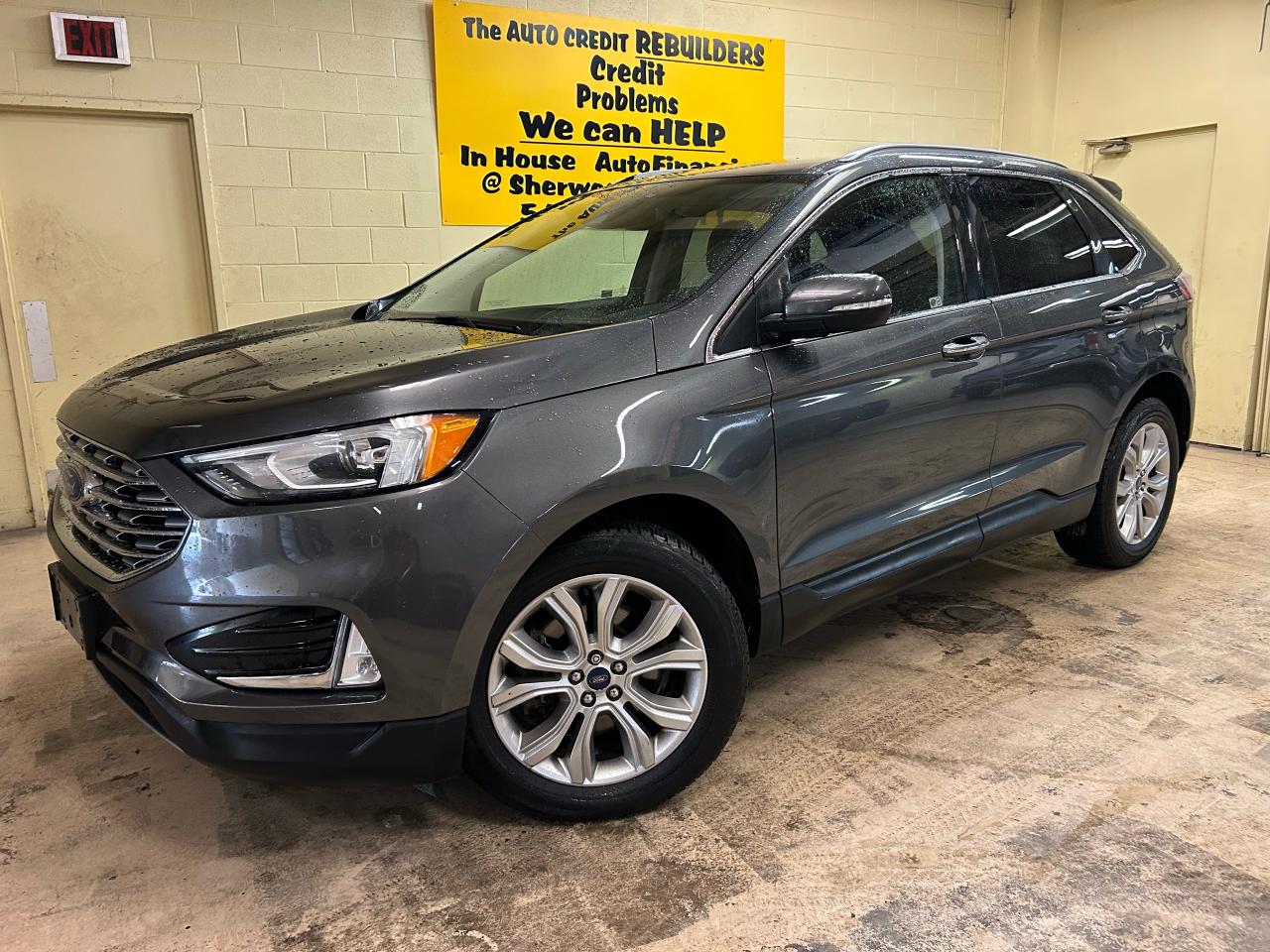 2020 Ford Edge Titanium - Photo #2