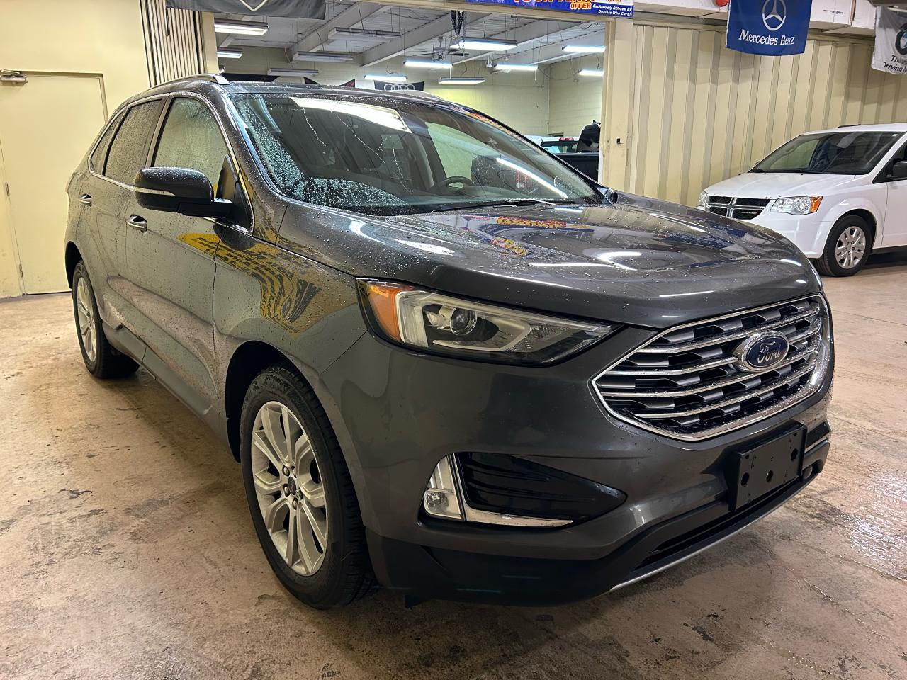 2020 Ford Edge Titanium - Photo #6