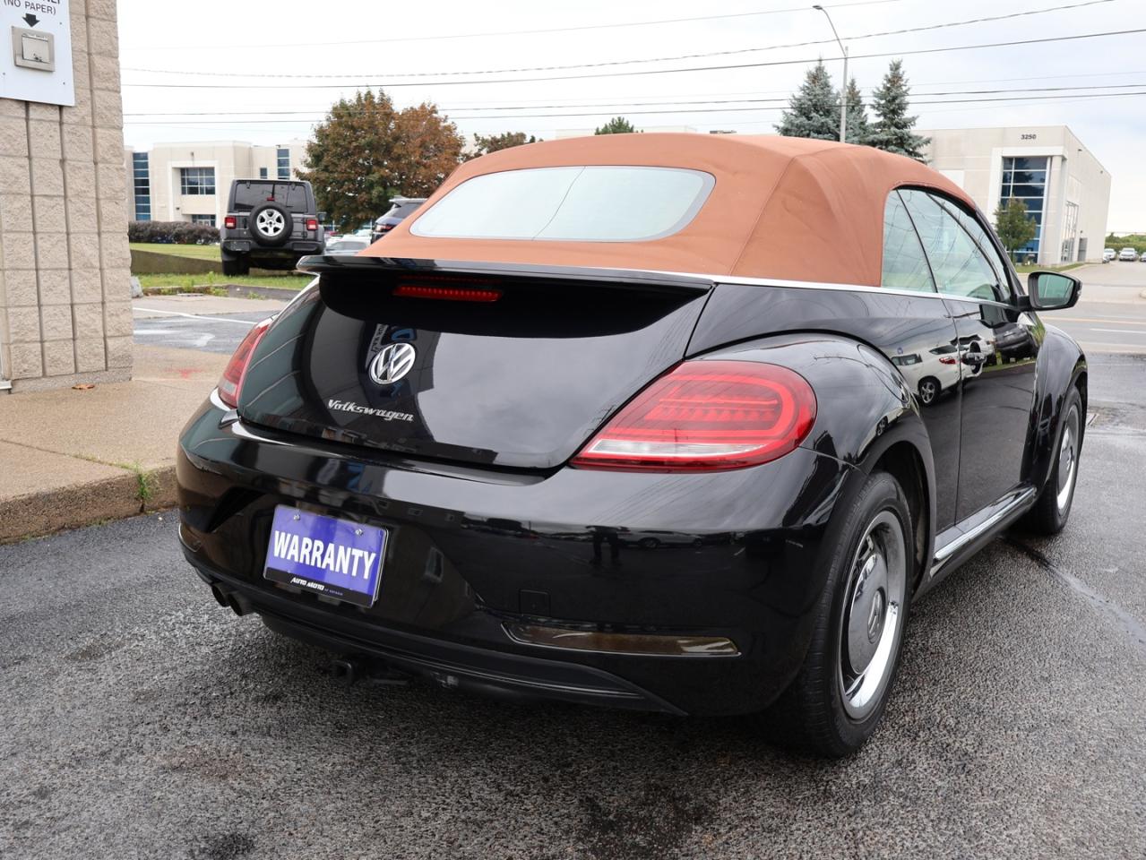 2017 Volkswagen Beetle 1.8T S CONVERTIBLE CERTIFIED *ACCIDENT FREE*V.W MAINTAIN* CAMERA BLUETOOTH LEATHER HEATED SEATS CRUISE ALLOYS - Photo #6