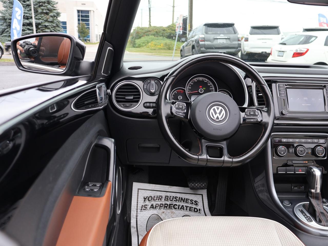 2017 Volkswagen Beetle 1.8T S CONVERTIBLE CERTIFIED *ACCIDENT FREE*V.W MAINTAIN* CAMERA BLUETOOTH LEATHER HEATED SEATS CRUISE ALLOYS - Photo #12