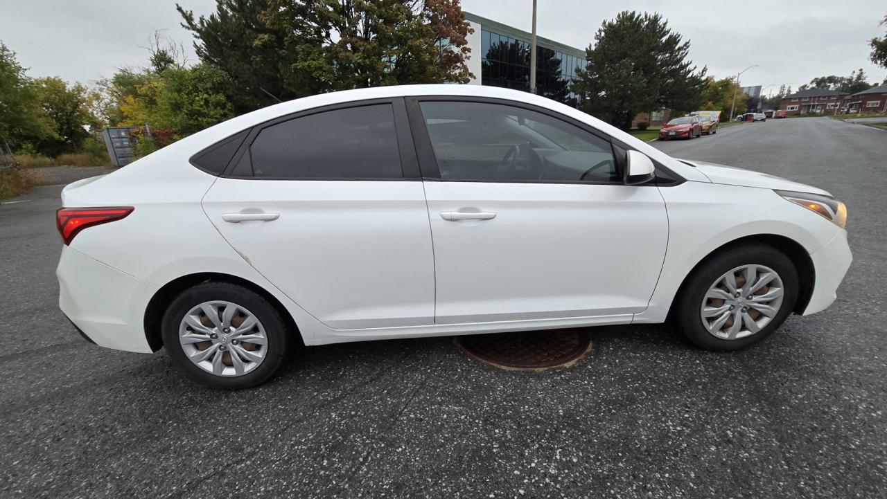 2019 Hyundai Accent SE 4-Door 6A - Photo #6