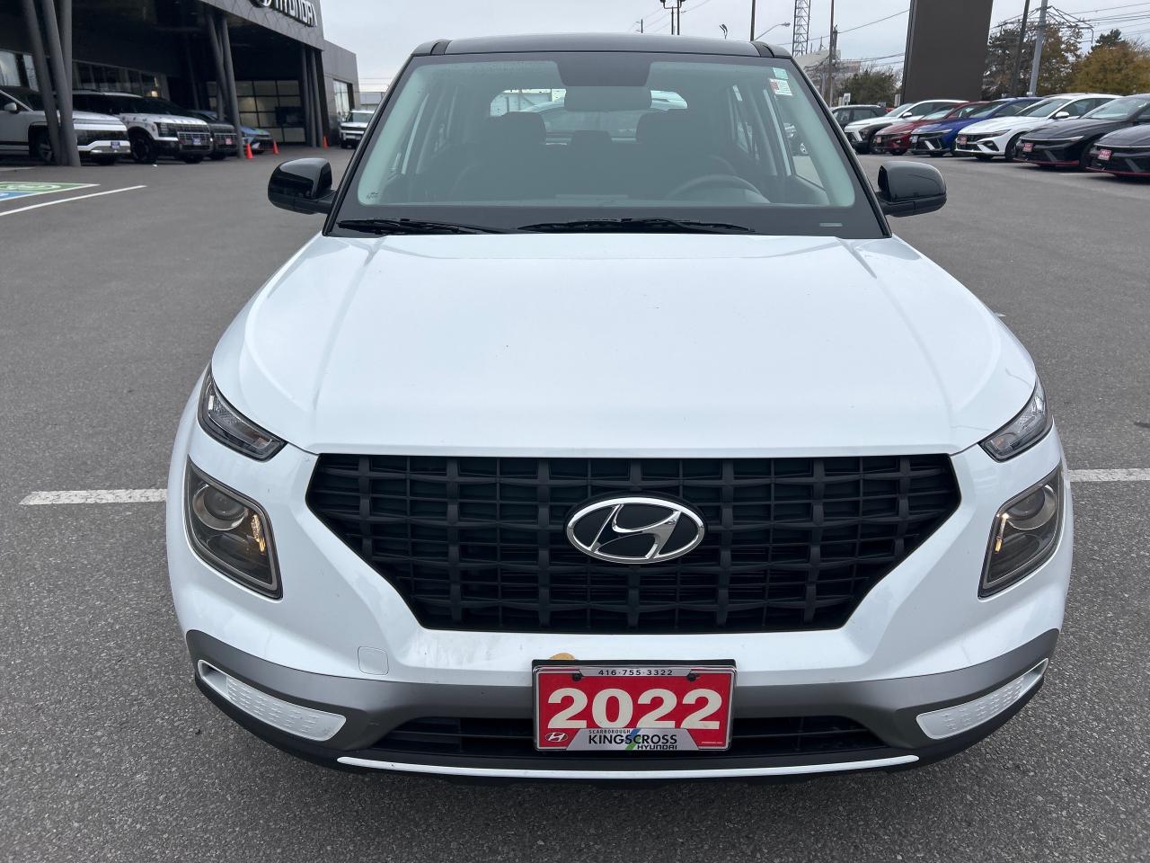 2022 Hyundai Venue Essential w/Two-Tone Photo