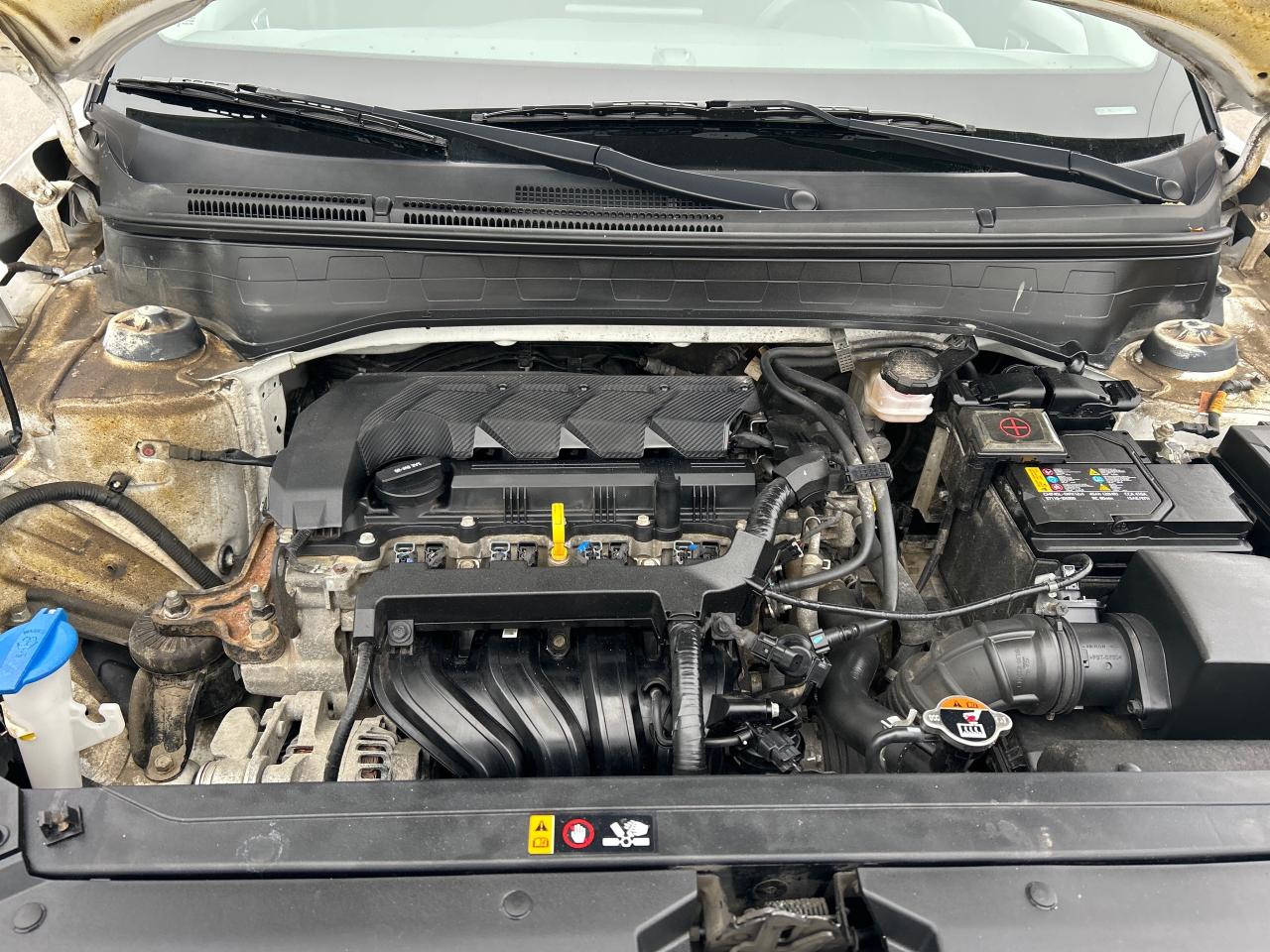 2022 Hyundai Venue Essential w/Two-Tone Photo