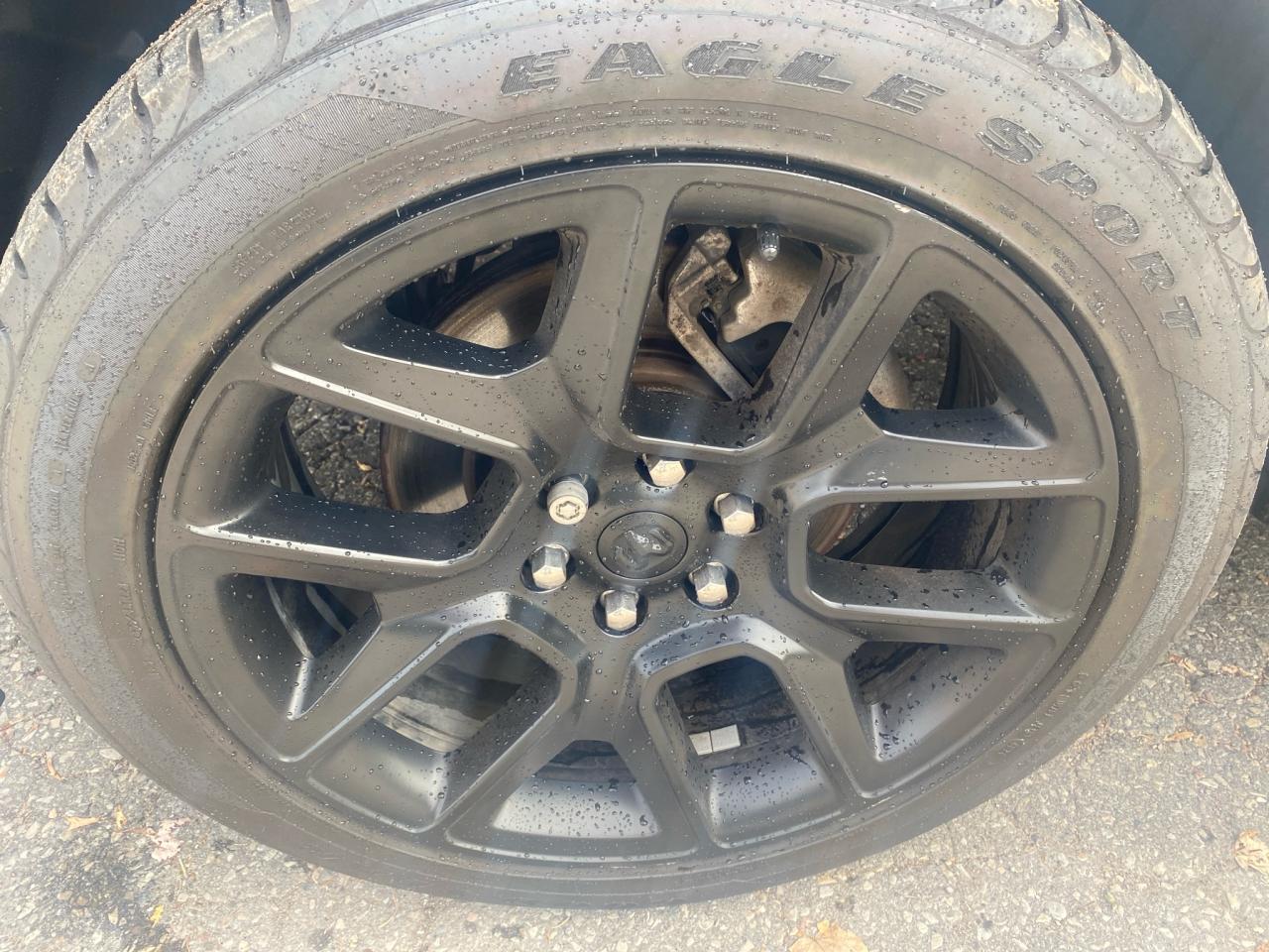 2022 RAM 1500 Loaded Sport, pano roof, heads up display Photo