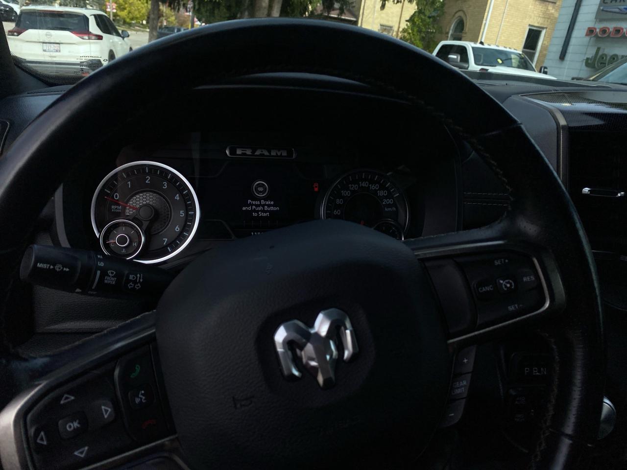 2022 RAM 1500 Loaded Sport, pano roof, heads up display Photo