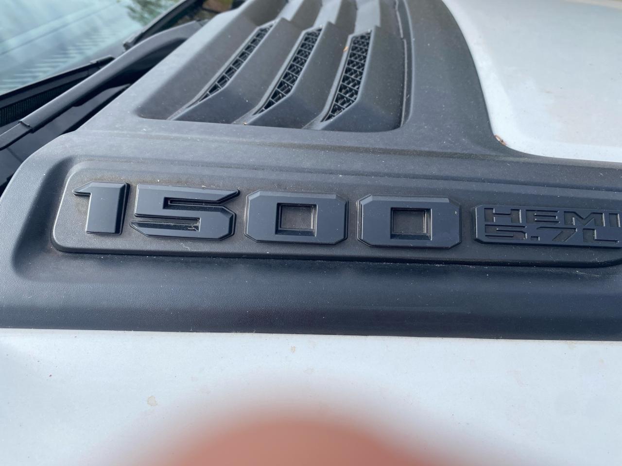 2022 RAM 1500 Loaded Sport, pano roof, heads up display Photo
