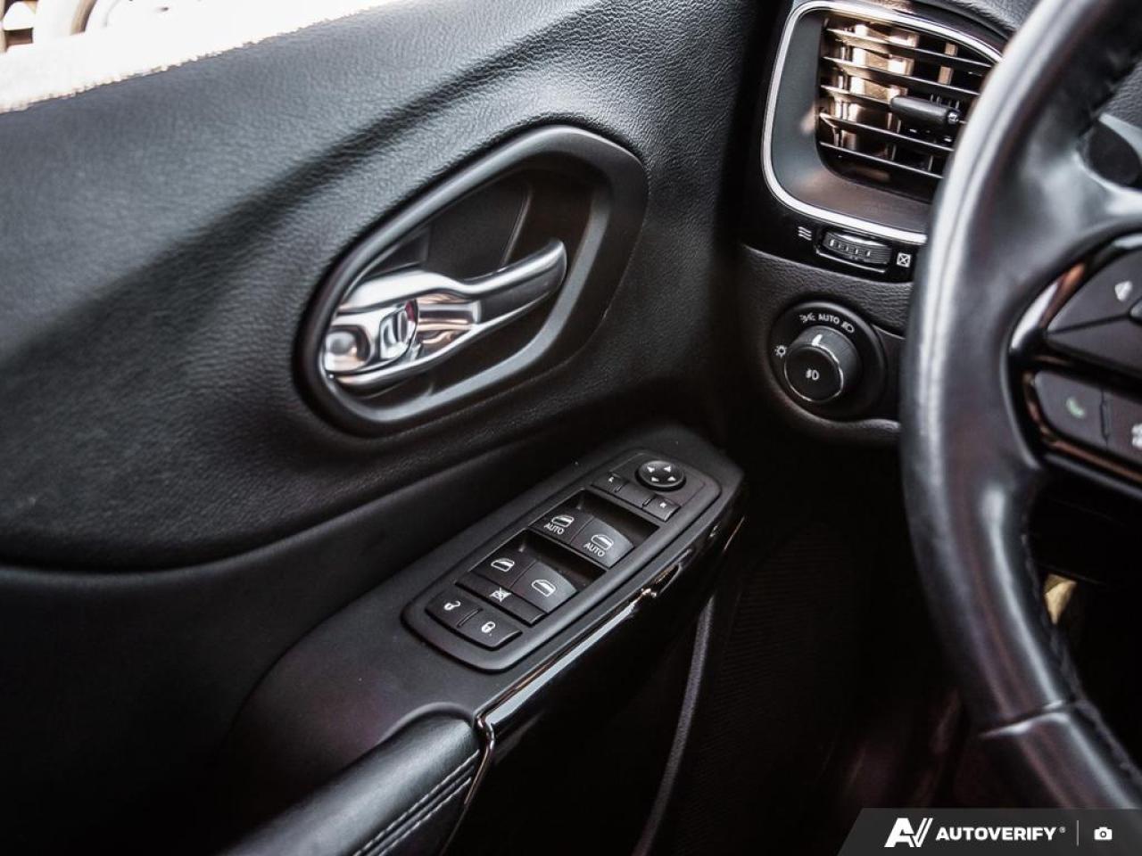 2021 Jeep Cherokee Altitude Photo