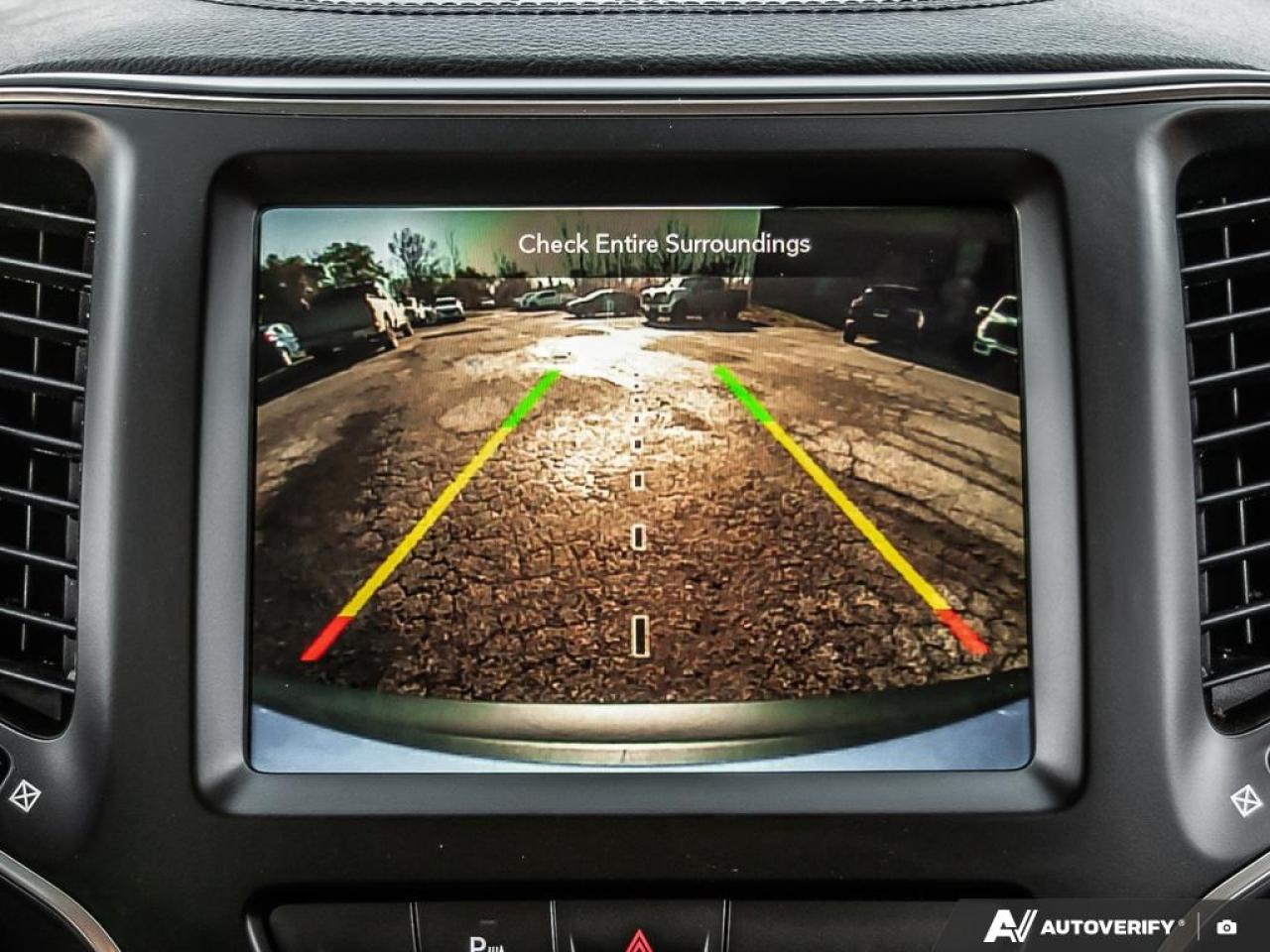 2021 Jeep Cherokee Altitude Photo