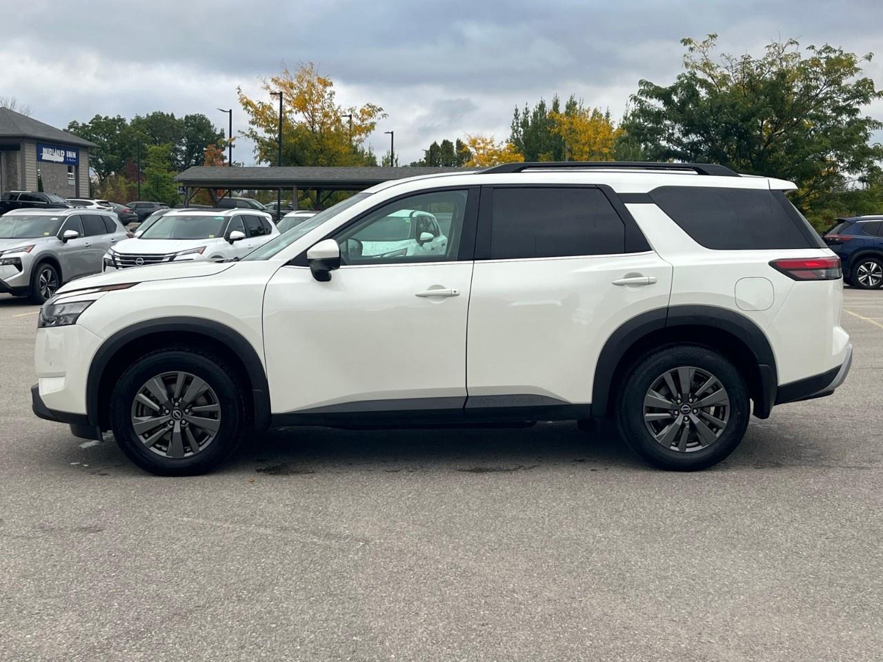 2024 Nissan Pathfinder SV 4WD Photo4