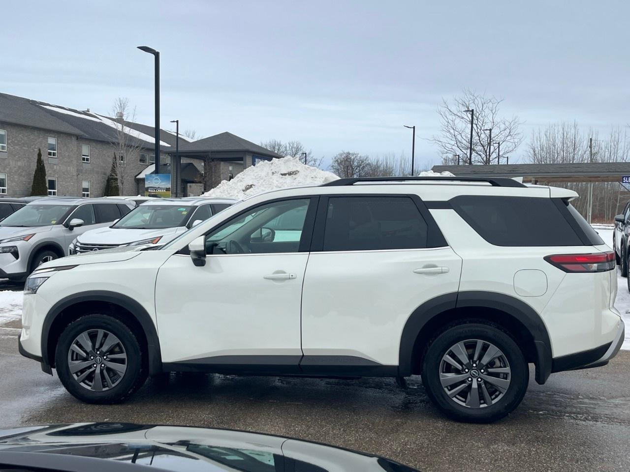 2024 Nissan Pathfinder SV 4WD Photo4