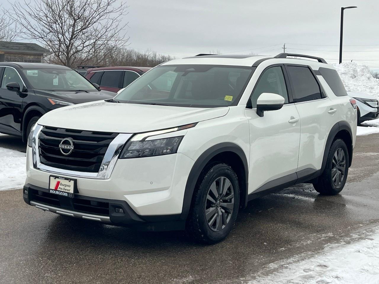 2024 Nissan Pathfinder SV 4WD Photo2