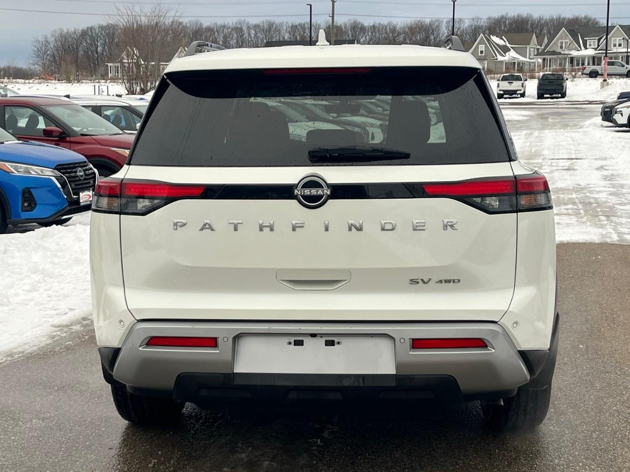 2024 Nissan Pathfinder SV 4WD Photo