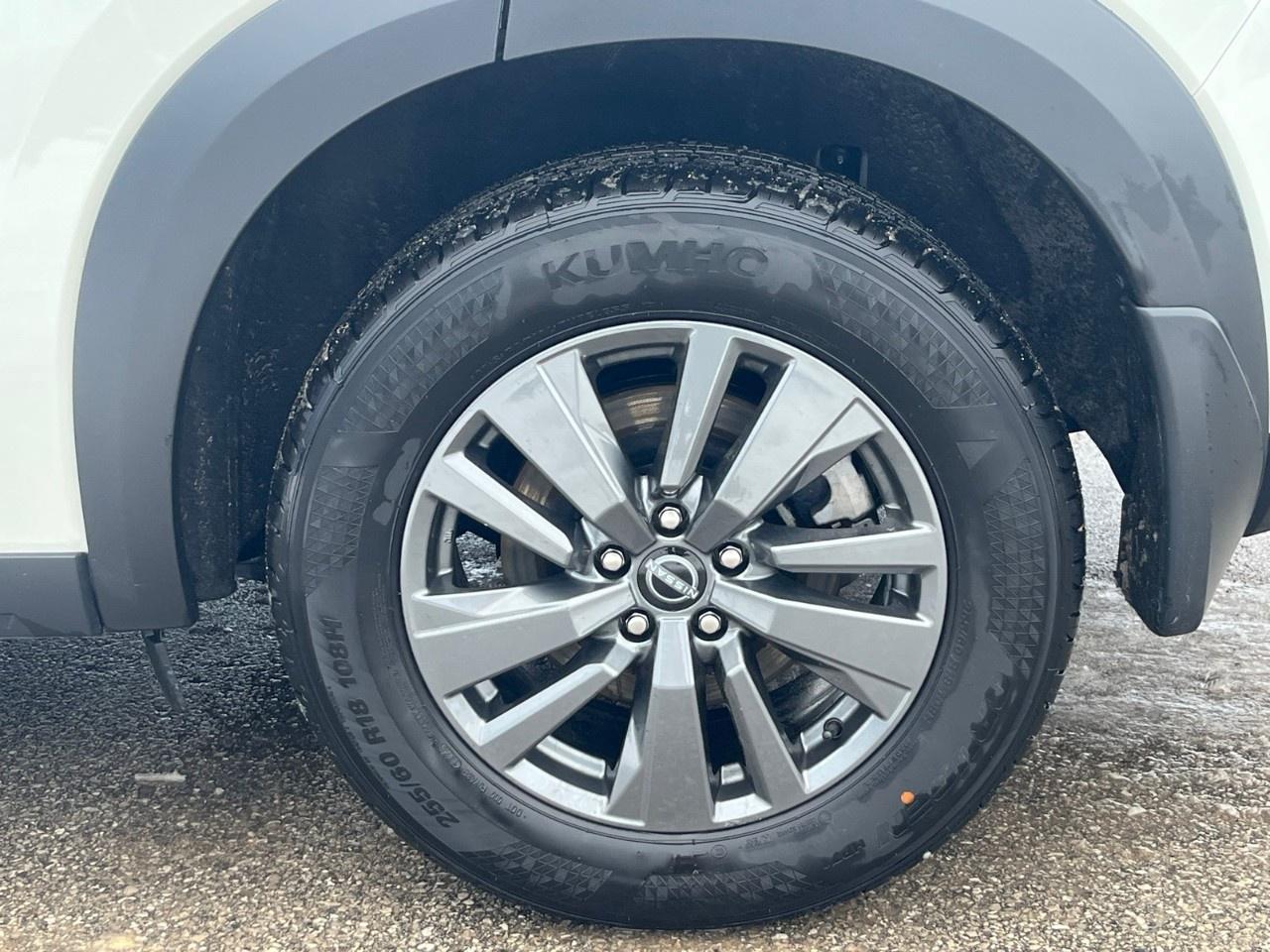 2024 Nissan Pathfinder SV 4WD Photo