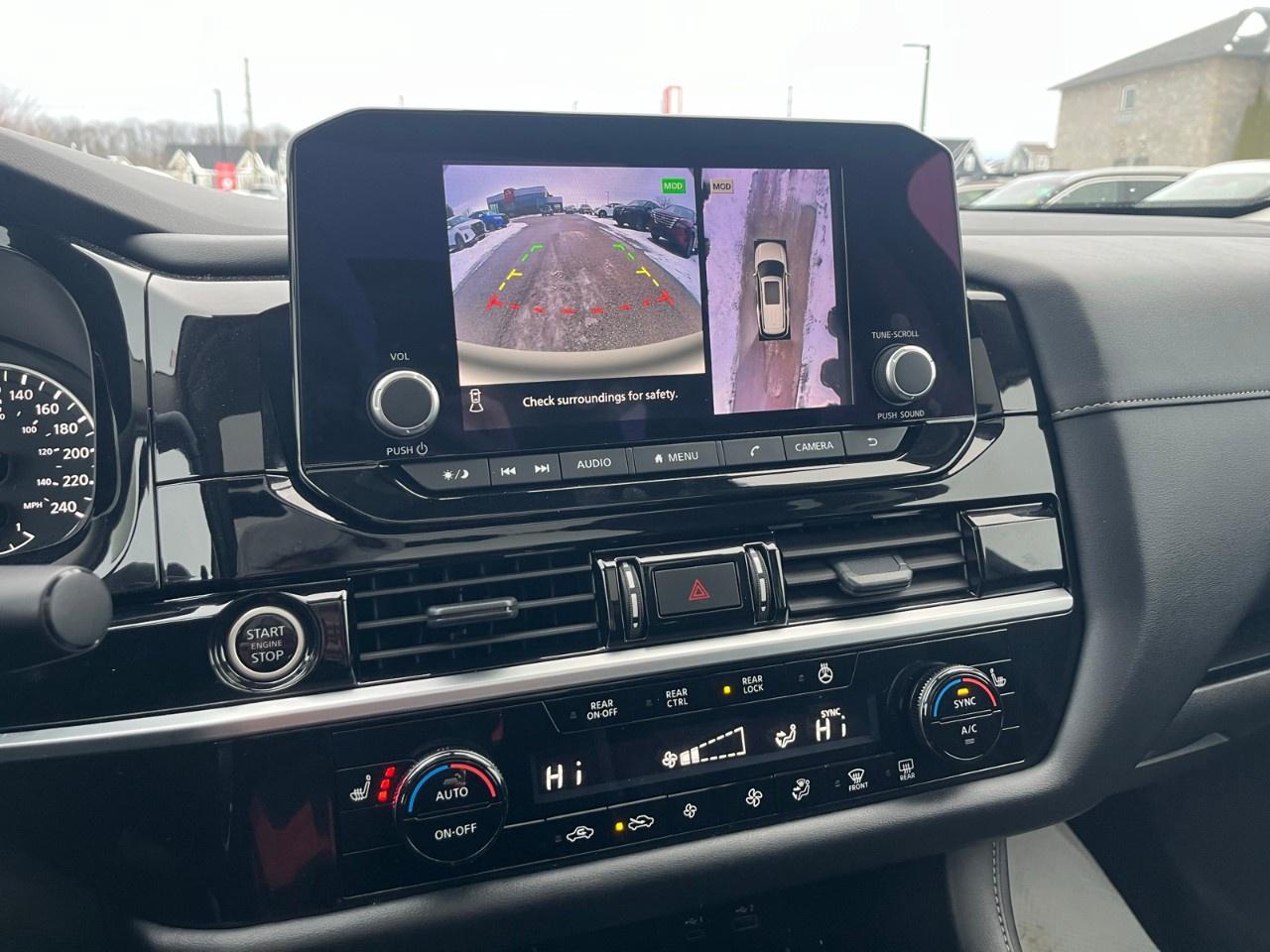 2024 Nissan Pathfinder SV 4WD Photo