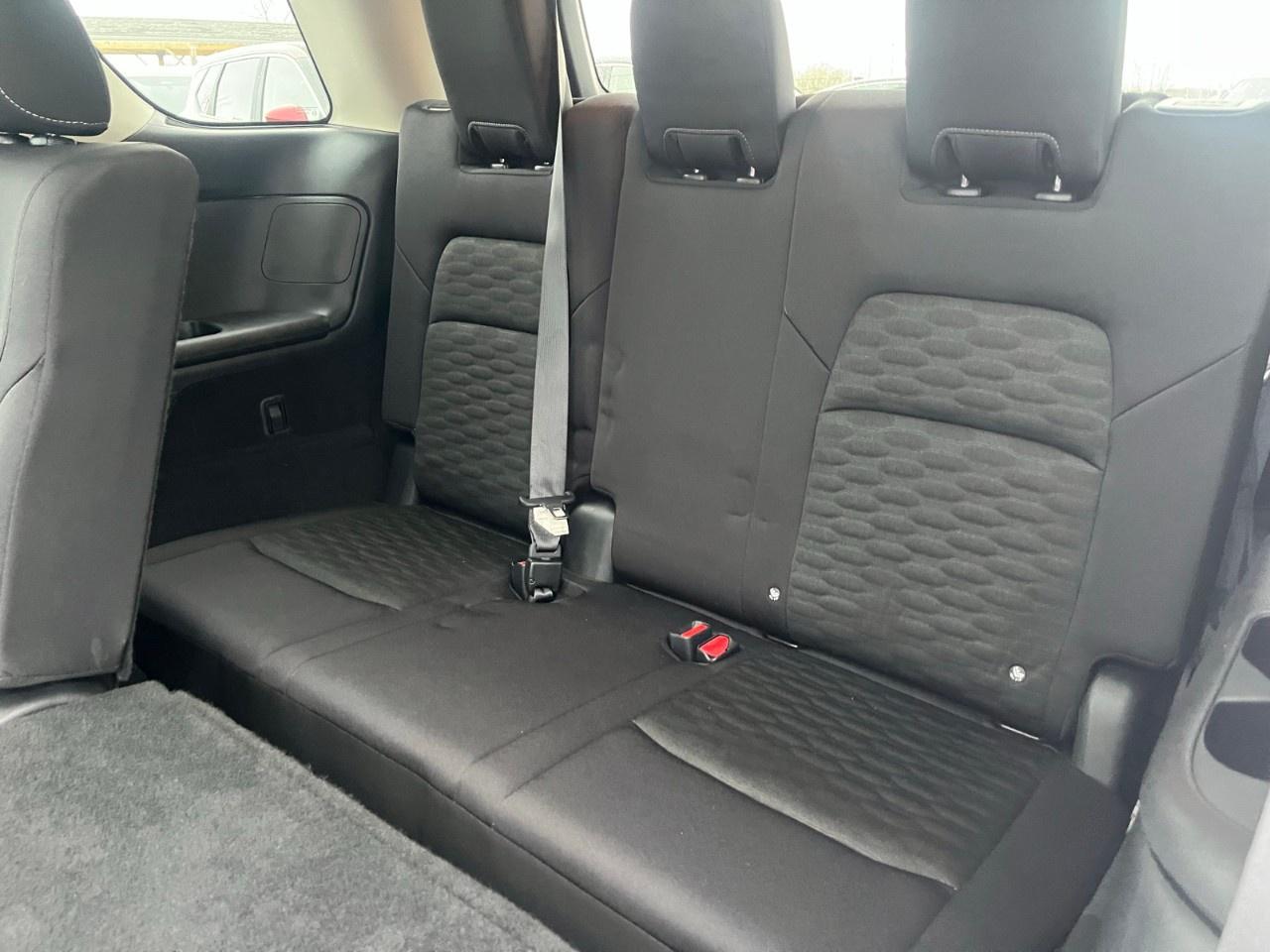 2024 Nissan Pathfinder SV 4WD Photo